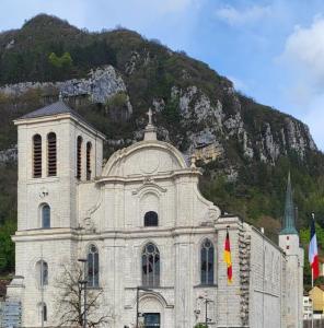 france/bourgogne-franche-comte/saint-claude/cathedrale-saint-pierre