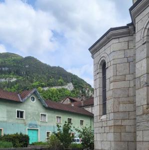 france/bourgogne-franche-comte/saint-claude/place-des-carmes