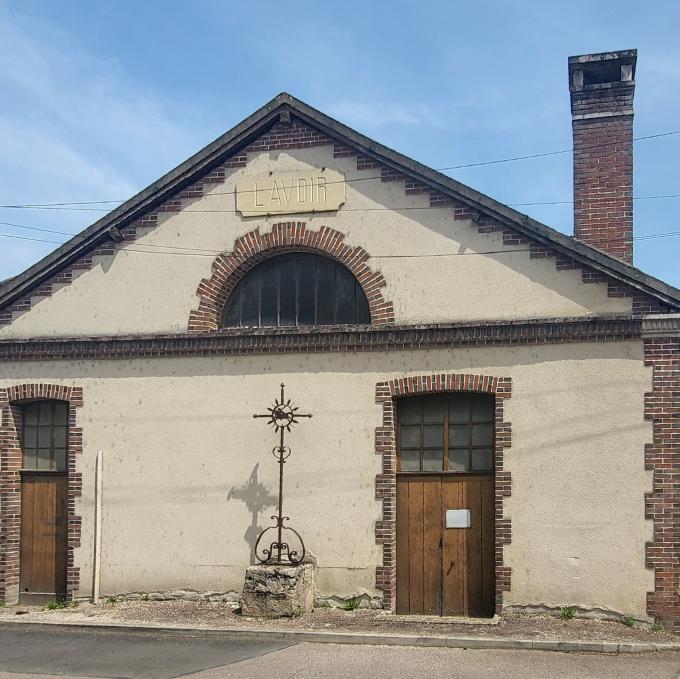 france/bourgogne-franche-comte/saint-julien-du-sault/lavoir