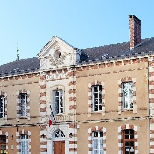 france/bourgogne-franche-comte/saint-sauveur-en-puisaye
