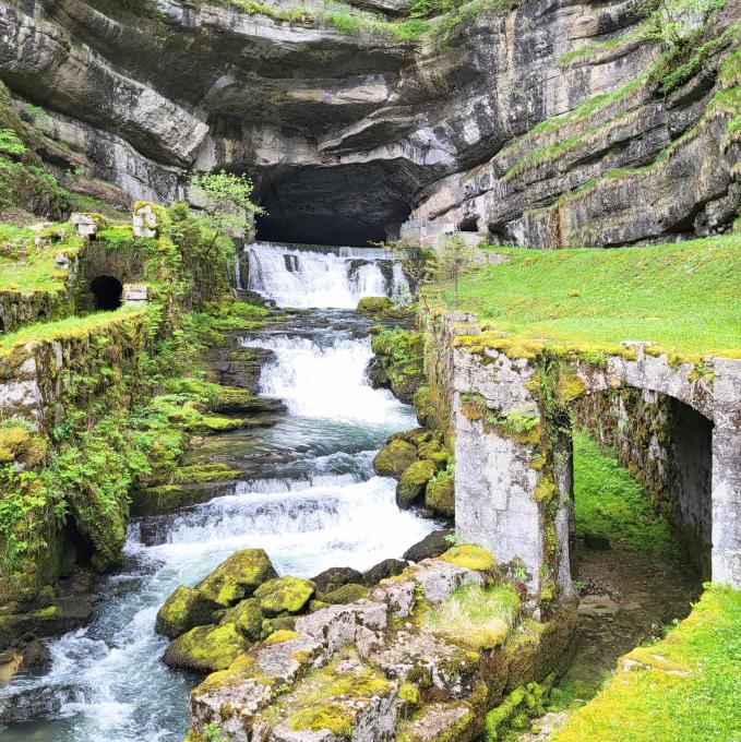 france/bourgogne-franche-comte/source-de-la-loue