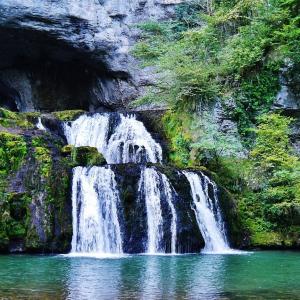 france/bourgogne-franche-comte/source-du-lison