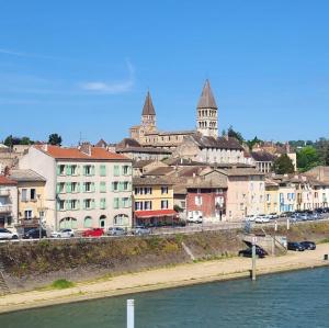 france/bourgogne-franche-comte/tournus/panorama