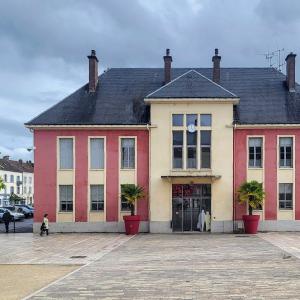 france/bourgogne-franche-comte/vesoul/place-de-la-republique