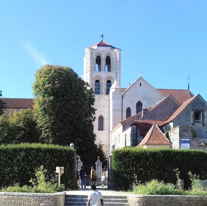 france/bourgogne-franche-comte/vezelay/terrasses-de-l-ancien-chateau-abbatial