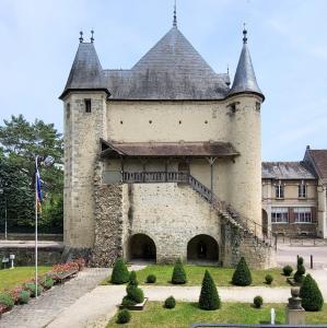 france/bourgogne-franche-comte/villeneuve-sur-yonne/porte-de-sens