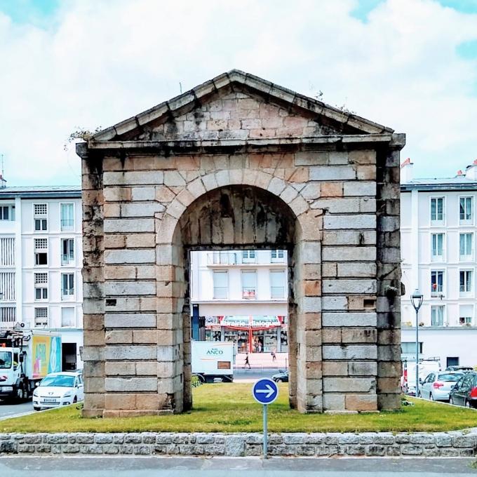 france/bretagne/brest/porte-de-la-caserne-guepin