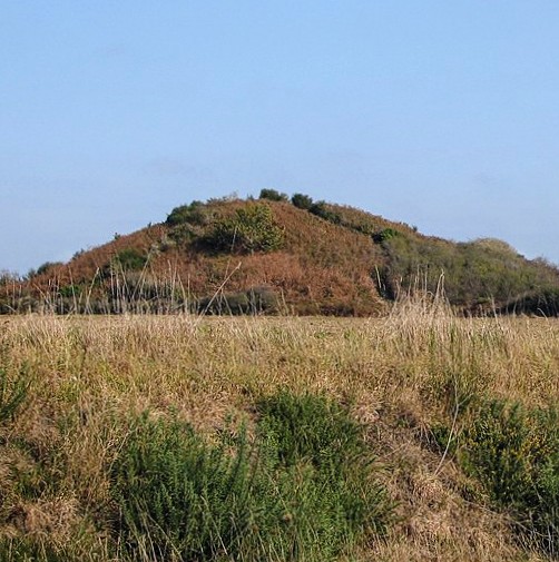 france/bretagne/butte-de-cesar-tumulus-de-tumiac