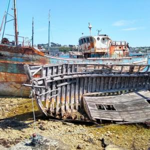 france/bretagne/camaret-sur-mer/epaves-des-bateaux