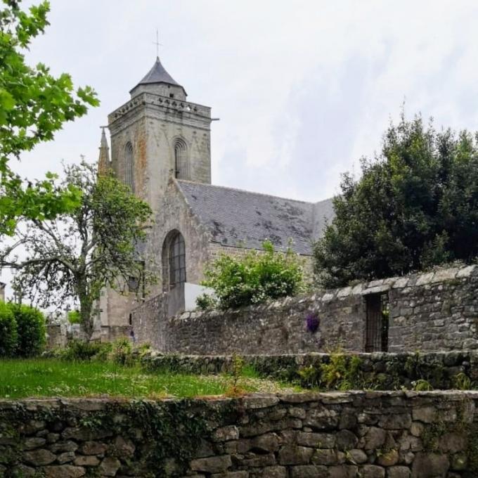 france/bretagne/chapelle-de-saint-tugen