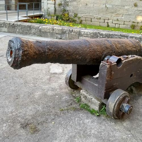 france/bretagne/concarneau/canons