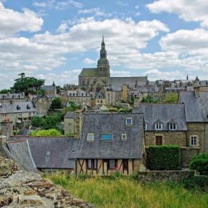 france/bretagne/dinan/promenade-des-grands-fosses