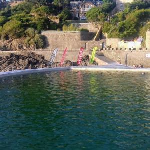 france/bretagne/dinard/piscine-d-eau-de-mer