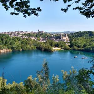 france/bretagne/fougeres/carriere-du-rocher-coupe