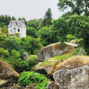 france/bretagne/monts-d-arree/huelgoat