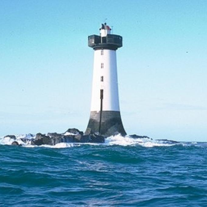 france/bretagne/pointe-du-grouin/phare-de-la-pierre-de-herpin