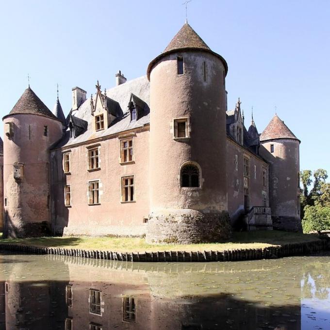 france/centre-val-de-loire/ainay-le-vieil