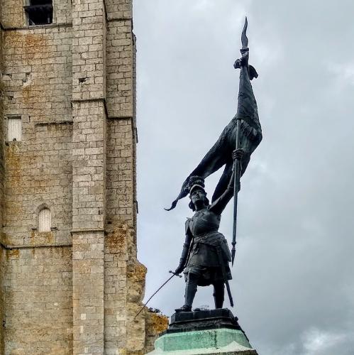 france/centre-val-de-loire/beaugency/statue-de-jeanne-d-arc