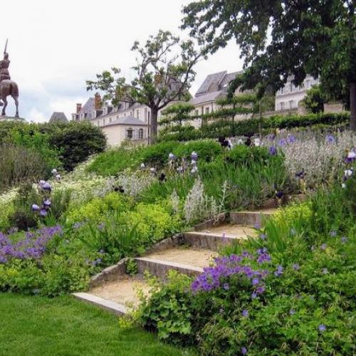 france/centre-val-de-loire/blois/jardins-de-l-ancien-eveche