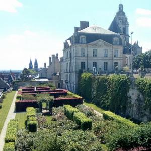 france/centre-val-de-loire/blois/jardins-de-l-ancien-eveche