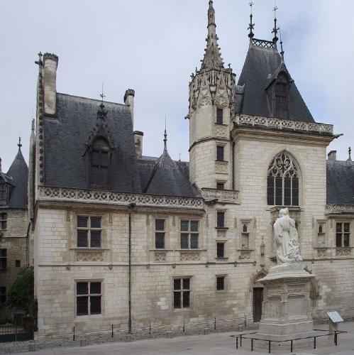 france/centre-val-de-loire/bourges/palais-jacques-coeur