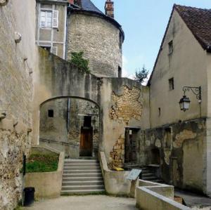 france/centre-val-de-loire/bourges/promenade-des-remparts