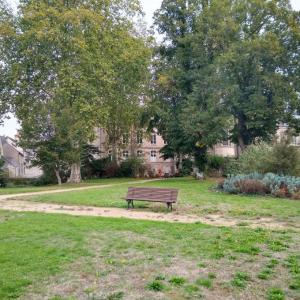 france/centre-val-de-loire/chateaudun/jardin-de-l-hotel-dieu