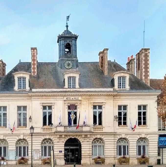 france/centre-val-de-loire/chateaudun/mairie