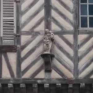 france/centre-val-de-loire/chateaudun/maison-de-la-vierge