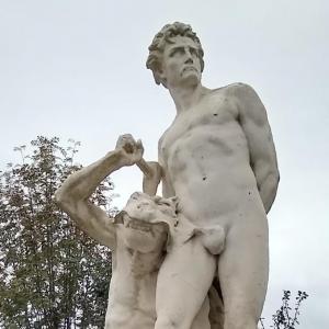 france/centre-val-de-loire/chateaudun/statue-du-prisonnier-de-guerre