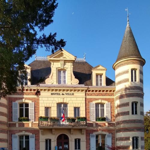 france/centre-val-de-loire/maintenon/mairie