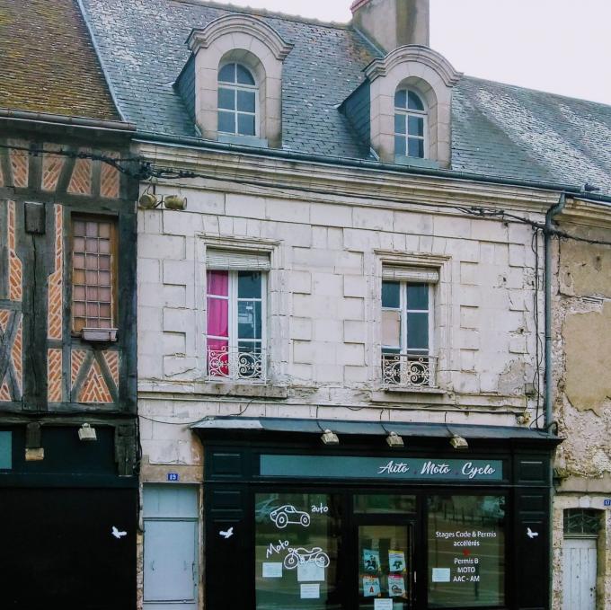 france/centre-val-de-loire/onzain/place-de-l-eglise