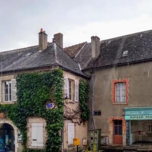 france/centre-val-de-loire/saint-benoit-du-sault/place-herve-faye