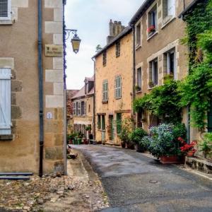 france/centre-val-de-loire/saint-benoit-du-sault/place-versigny