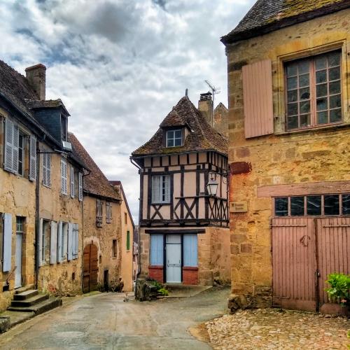 france/centre-val-de-loire/saint-benoit-du-sault/rue-sous-le-mur