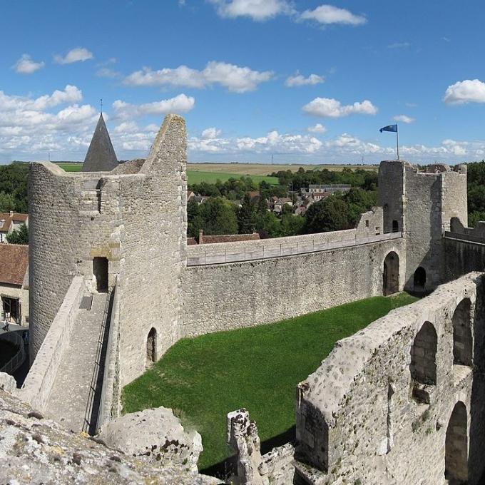 france/centre-val-de-loire/yevre-le-chatel