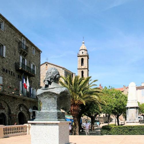 france/corse/sartene/place-de-la-liberation