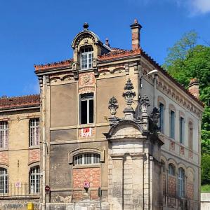 france/grand-est/bar-le-duc/place-de-la-couronne