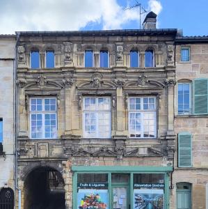france/grand-est/bar-le-duc/place-de-la-halle