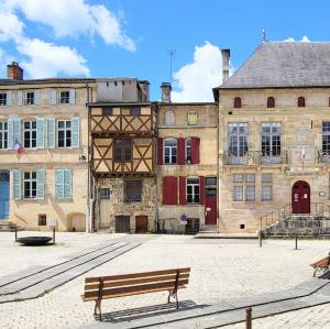 france/grand-est/bar-le-duc/place-saint-pierre