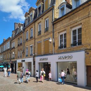 france/grand-est/charleville-mezieres/rue-de-la-republique