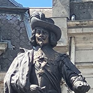 france/grand-est/charleville-mezieres/statue-charles-de-gonzague