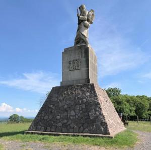 france/grand-est/colline-de-leomont