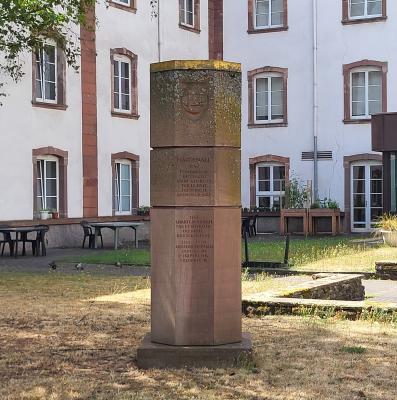 france/grand-est/haguenau/stele-de-l-ancien-chateau