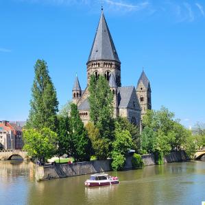 france/grand-est/metz/moyen-pont