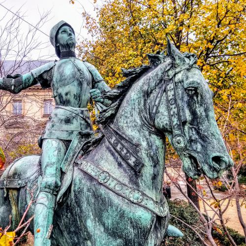 france/grand-est/reims/statue-de-jeanne-d-arc