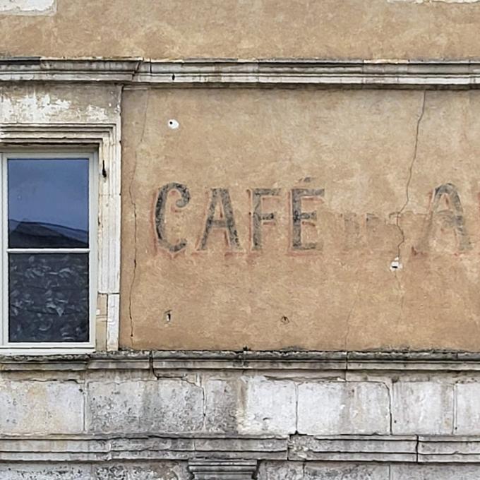 france/grand-est/saint-mihiel/cafe-des-arcades