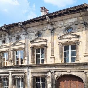france/grand-est/saint-mihiel/maison-des-gargouilles