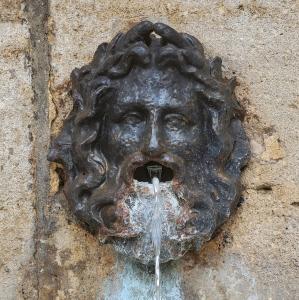 france/grand-est/sedan/fontaine-du-dauphin