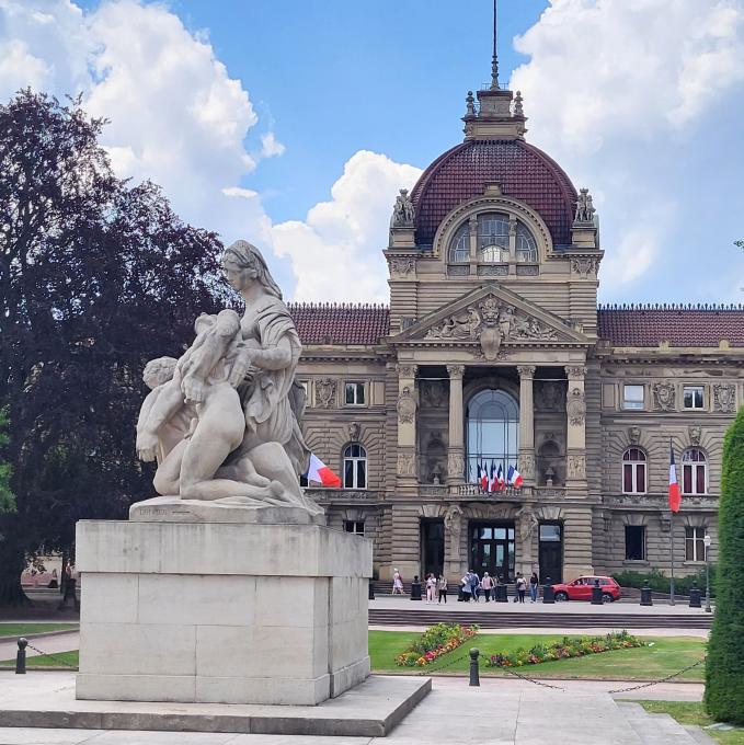 france/grand-est/strasbourg/place-de-la-republique